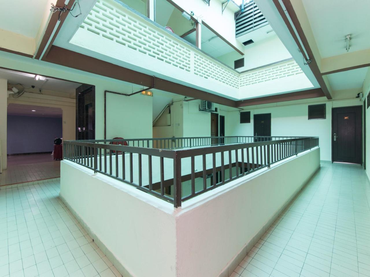 Oyo 433 Grand Orchard Wings Hotel 2*
