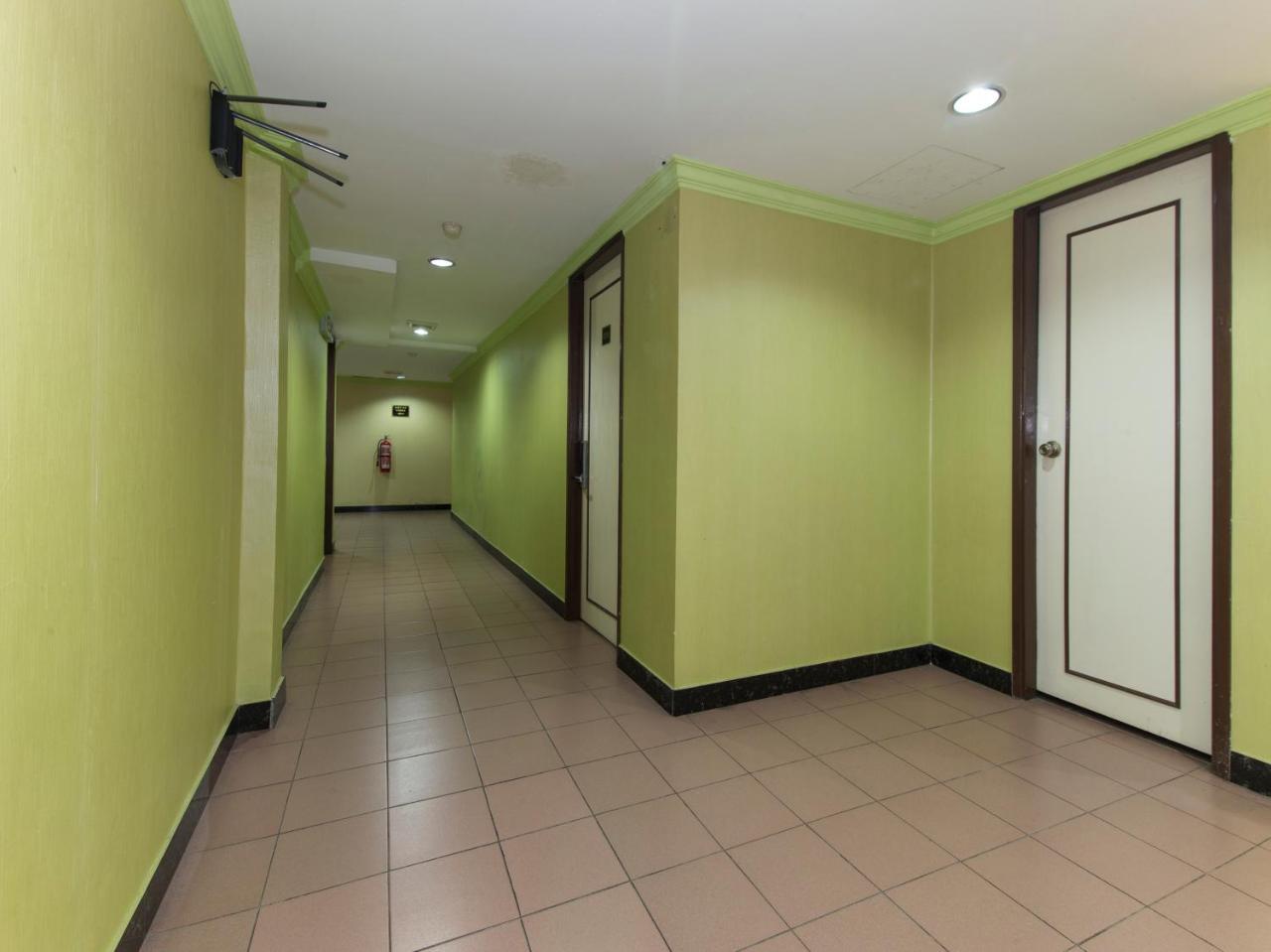 Oyo 433 Grand Orchard Wings Hotel 2*